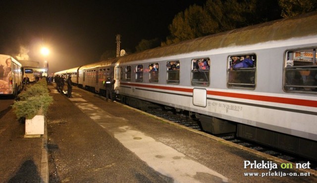 Vlak s prebežniki v Središču ob Dravi