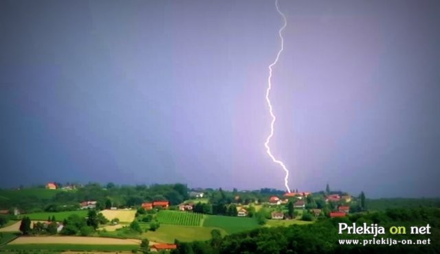 Strela ob sredini nevihti Strela ob sredini nevihti
