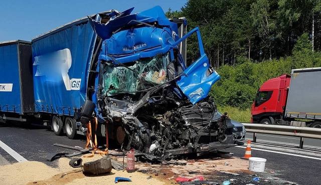 Prometna nesreča na avtocesti A1, foto: PGD Slovenska Bistrica Prometna nesreča na avtocesti A1, foto: PGD Slovenska Bistrica
