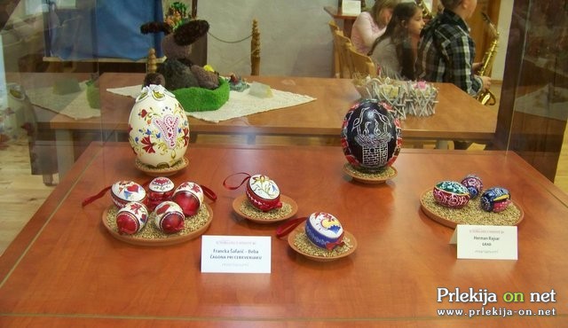 Razstava pirhov slovenskih pokrajin in velikonočnih iger Razstava pirhov slovenskih pokrajin in velikonočnih iger
