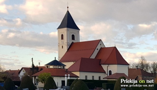 Cerkev in mrliška vežica v Veržeju Cerkev in mrliška vežica v Veržeju
