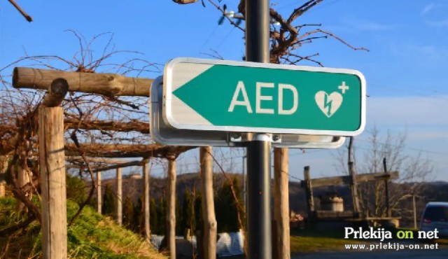 V Železnih Dverih so namestili javno dostopen AED