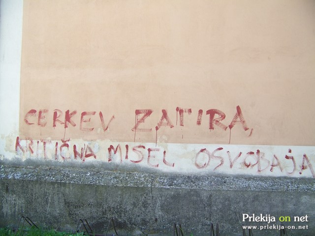 Vandali so se znesli nad cerkvijo Vandali so se znesli nad cerkvijo