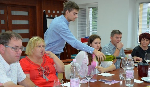 Večer ob vinu: Mladi in vino Večer ob vinu: Mladi in vino