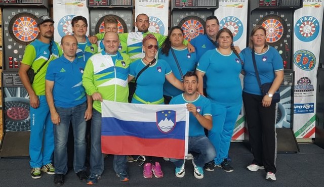 Igralci in vodstvo slovenskih pikado reprezentanc Igralci in vodstvo slovenskih pikado reprezentanc