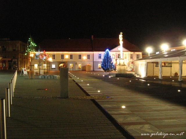 Okrašeni Glavni trg v Ljutomeru