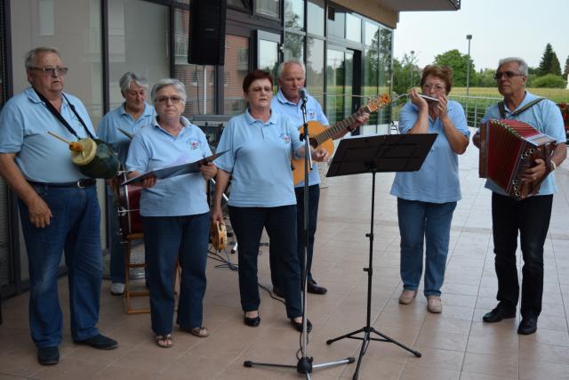 Veselo za praznik ob 8. marcu - Dnevu žena