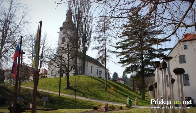 Trije nepridipravi so ponoči vlomili v župnišče v Gornji Radgoni