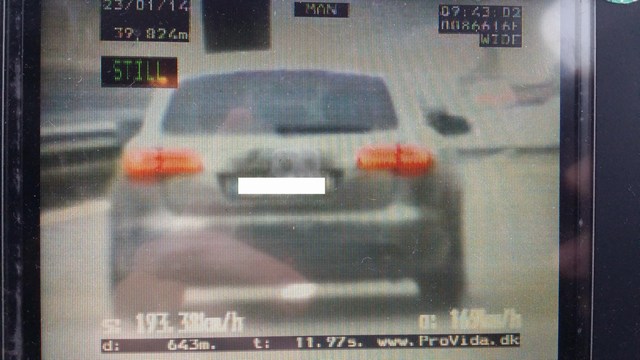 Na razdalji 643 metrov je vozil s povprečno hitrostjo 193,38 km/h, foto: PPP Maribor Na razdalji 643 metrov je vozil s povprečno hitrostjo 193,38 km/h, foto: PPP Maribor