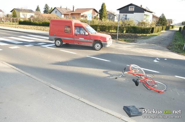 Voznica trčila v kolesarko