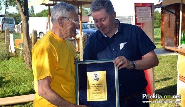 Najstarejši čebelar Franc Bec je prejel Plaketo Občine Sv. Jurij ob Ščavnici