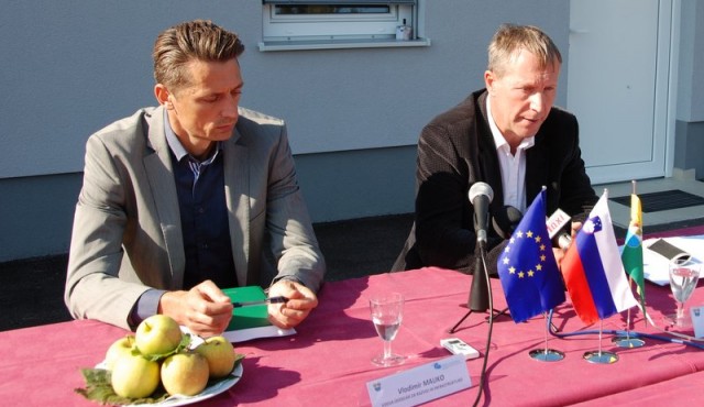 Župan in vodja projekta Občine Gornja Radgona sta predstavila zaključne aktivnosti v okviru projekta Odvajanje in čiščenje odpadnih voda v porečju Mure – sklop 2 – Občina Gornja Radgona Župan in vodja projekta Občine Gornja Radgona sta predstavila zaključne aktivnosti v okviru projekta Odvajanje in čiščenje odpadnih voda v porečju Mure – sklop 2 – Občina Gornja Radgona