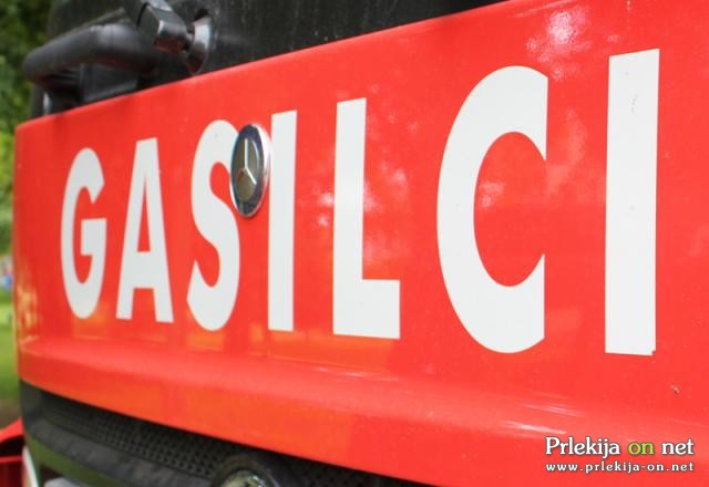 Na prizorišču je bilo preko 50 gasilcev Na prizorišču je bilo preko 50 gasilcev
