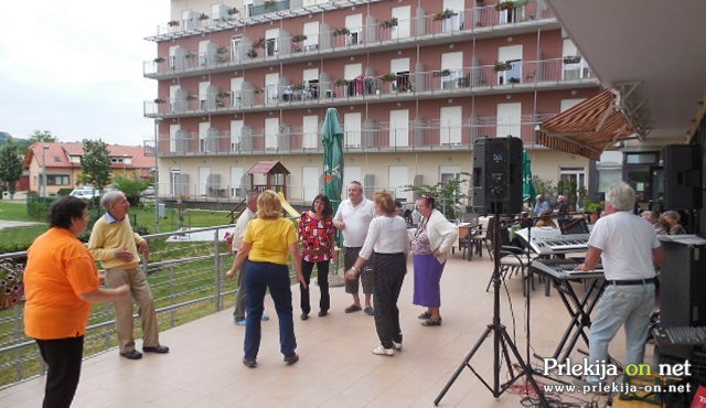 Junijski seniorski večer Junijski seniorski večer