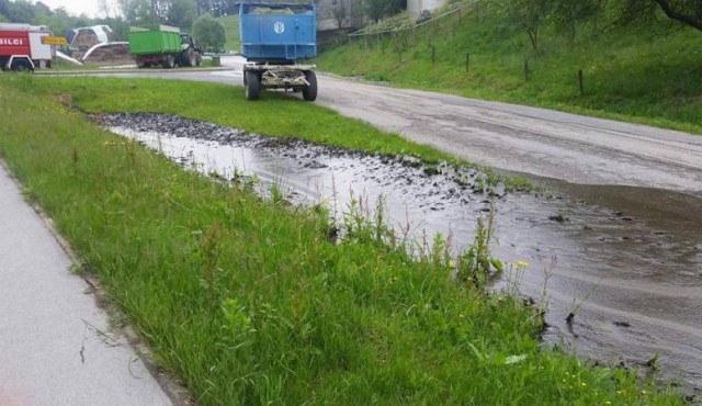 Iz zbiralnika je iztekla gnojnica, foto: PGD Gornja Radgona Iz zbiralnika je iztekla gnojnica, foto: PGD Gornja Radgona