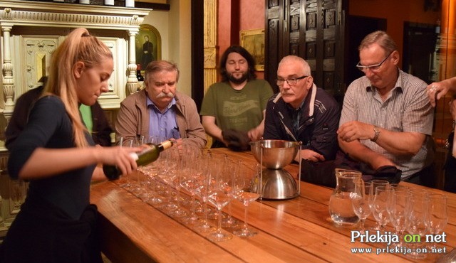 Predstavitev prvega vina: »8 tamburaša« Predstavitev prvega vina: »8 tamburaša«