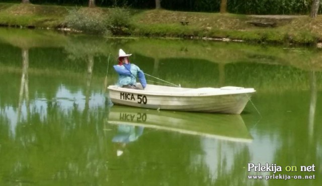 Mica je ribila Mica je ribila