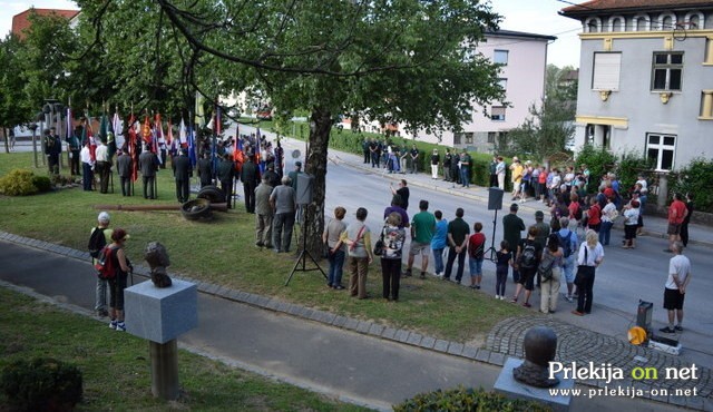 Zbor na Maistrovem trgu v Gornji Radgoni Zbor na Maistrovem trgu v Gornji Radgoni