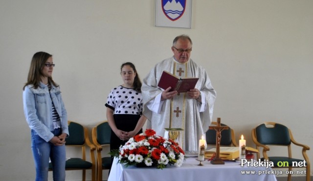 Žegnanje v Stročji vasi Žegnanje v Stročji vasi