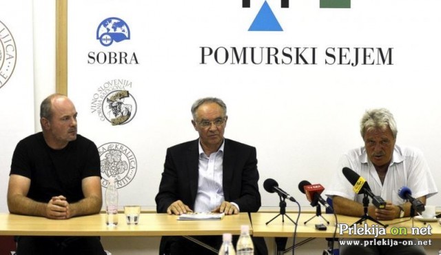 Novinarska konferenca ocenjevanja vin Novinarska konferenca ocenjevanja vin
